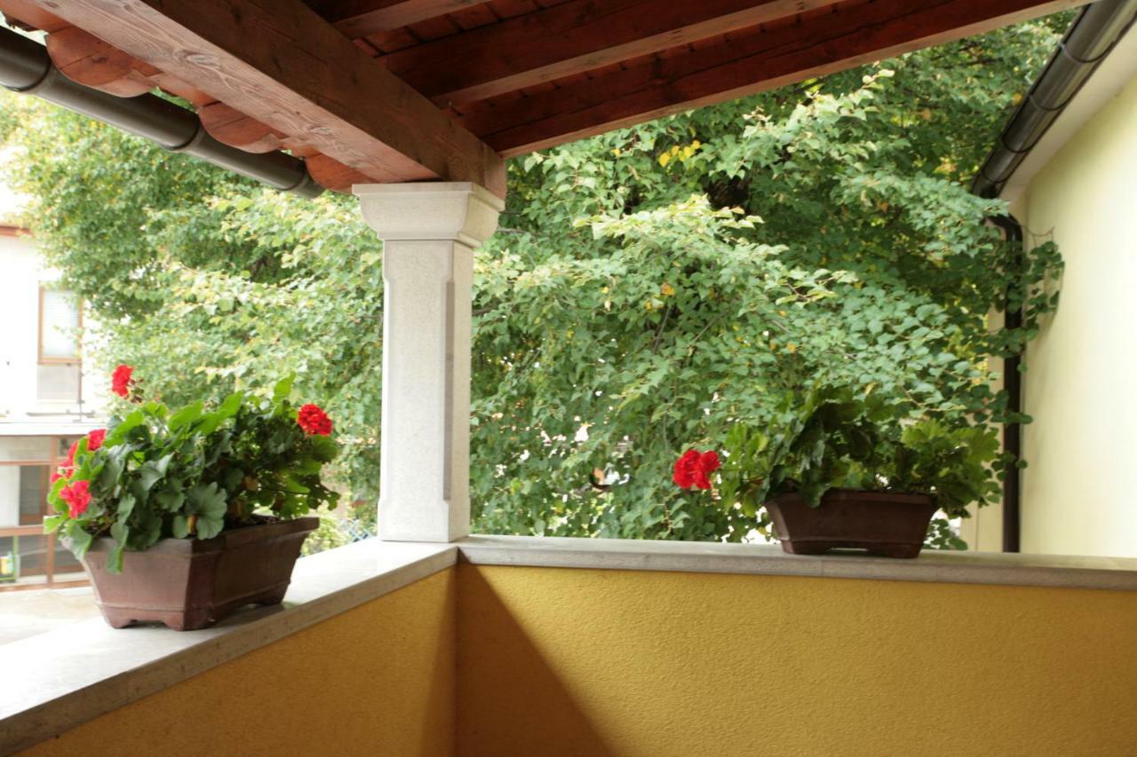 Domacija Linc Apartment Rodik Exterior photo